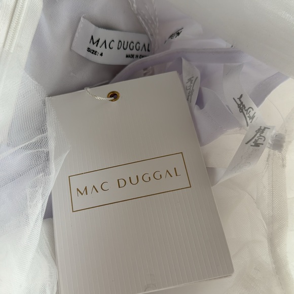 NWT Mac Duggal Tulle Flutter Ruffled V-Neck Tiered Mini Dress Size 4 - Picture 9 of 12